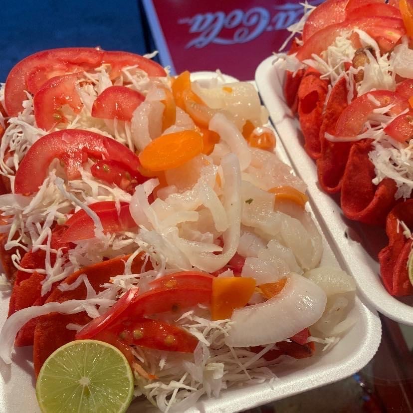 Tacos Rojos Con Cueritos