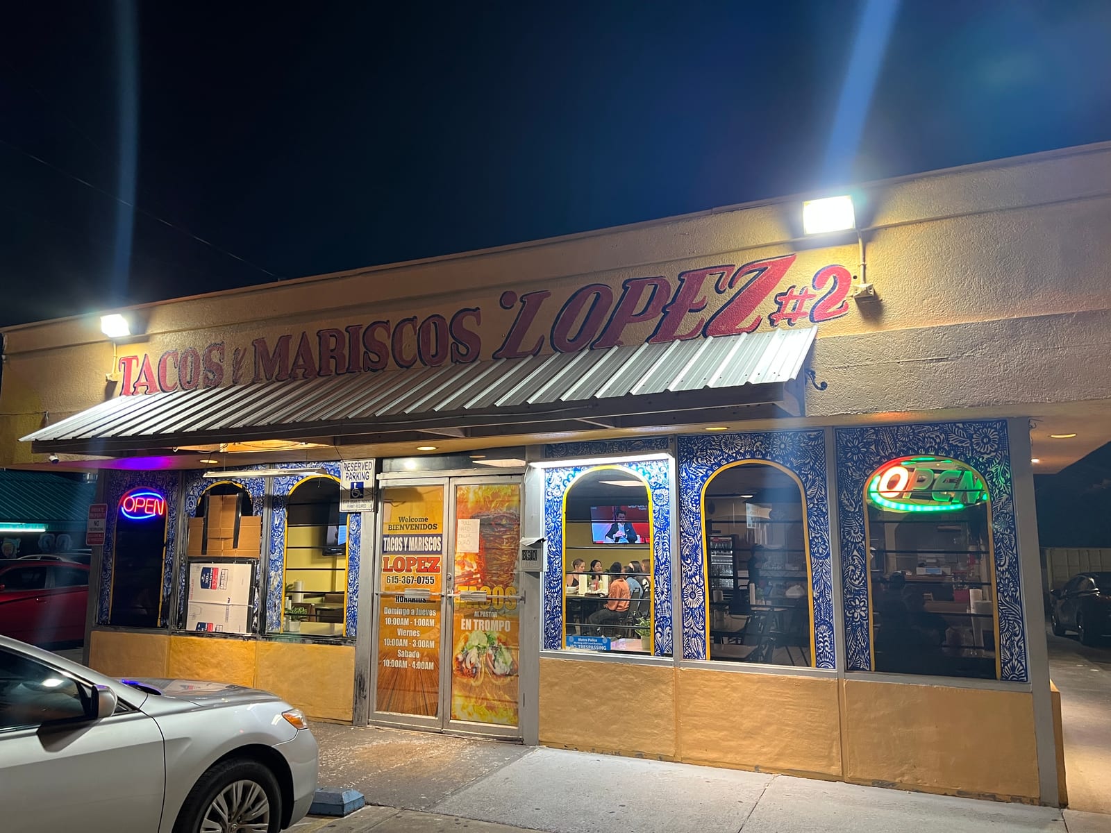 Tacos y Mariscos Los Carnales Inc.