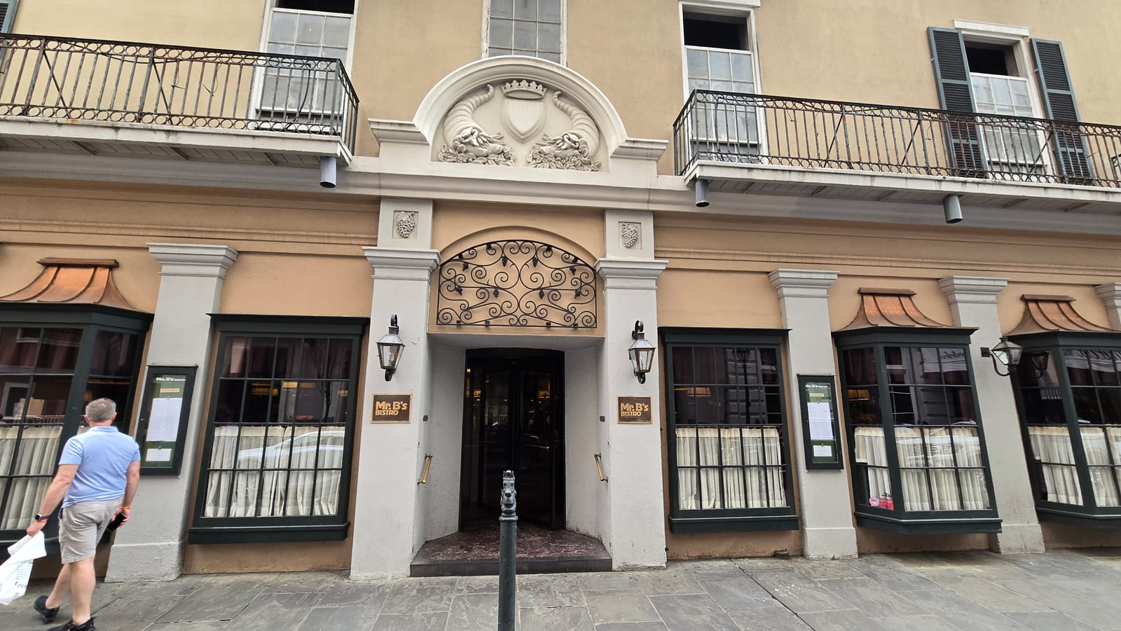 Mr. B's Bistro