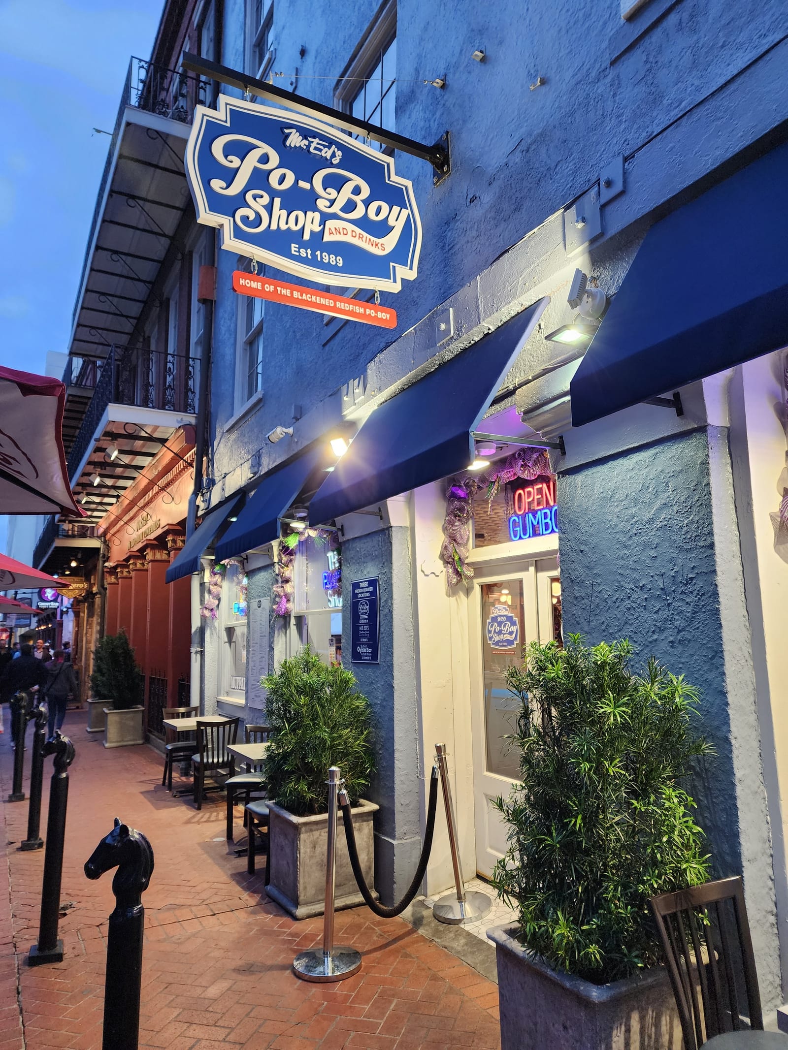Mr. Ed's PoBoy Shop & Drinks
