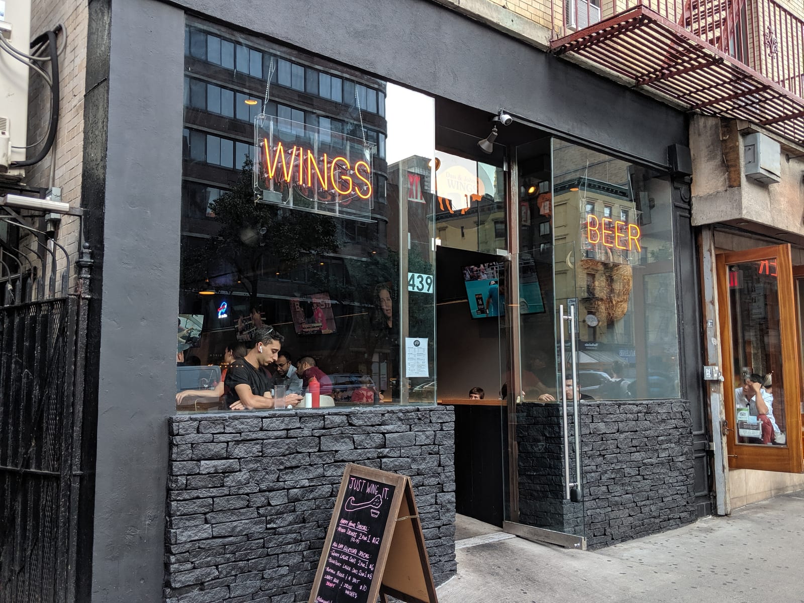 Dan and John's Wings Murray Hill