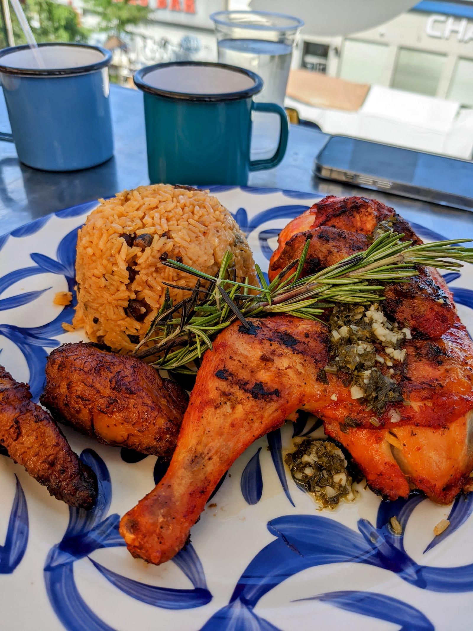Republica Restaurant Rooftop & Lounge