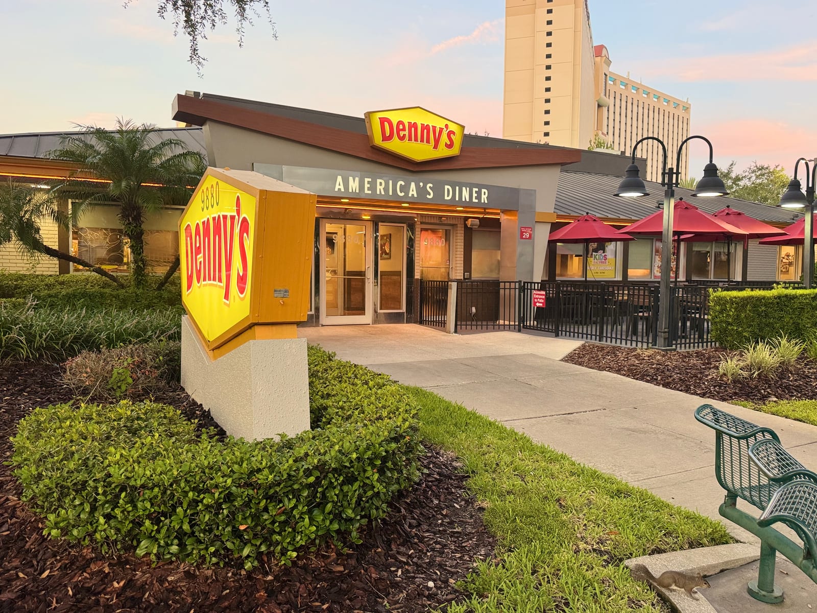 Denny's Restaurant