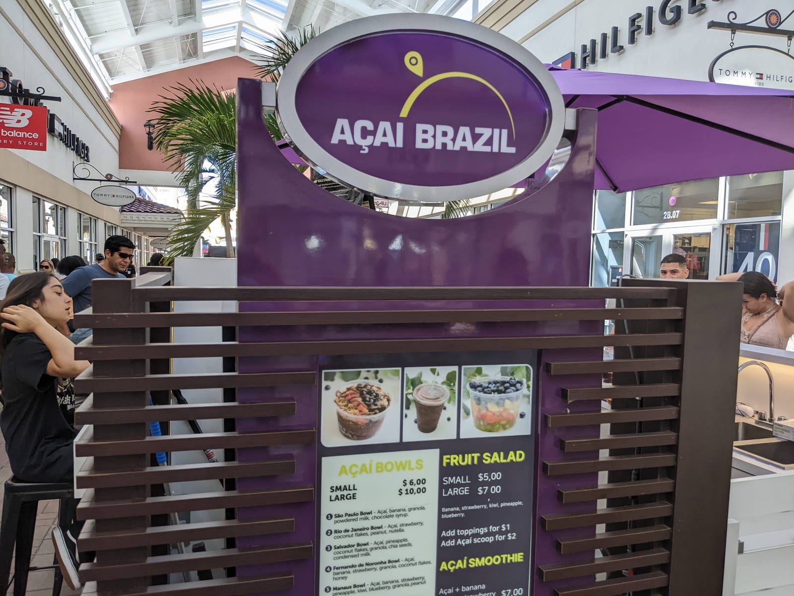 Flow Açai at International Premium Outlets