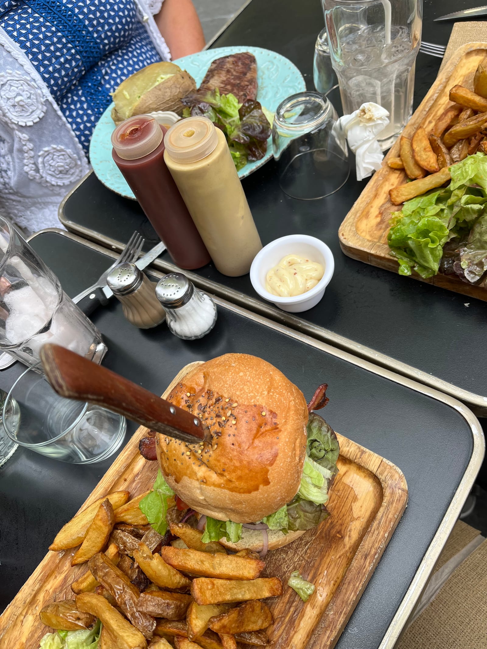 Chez Jj