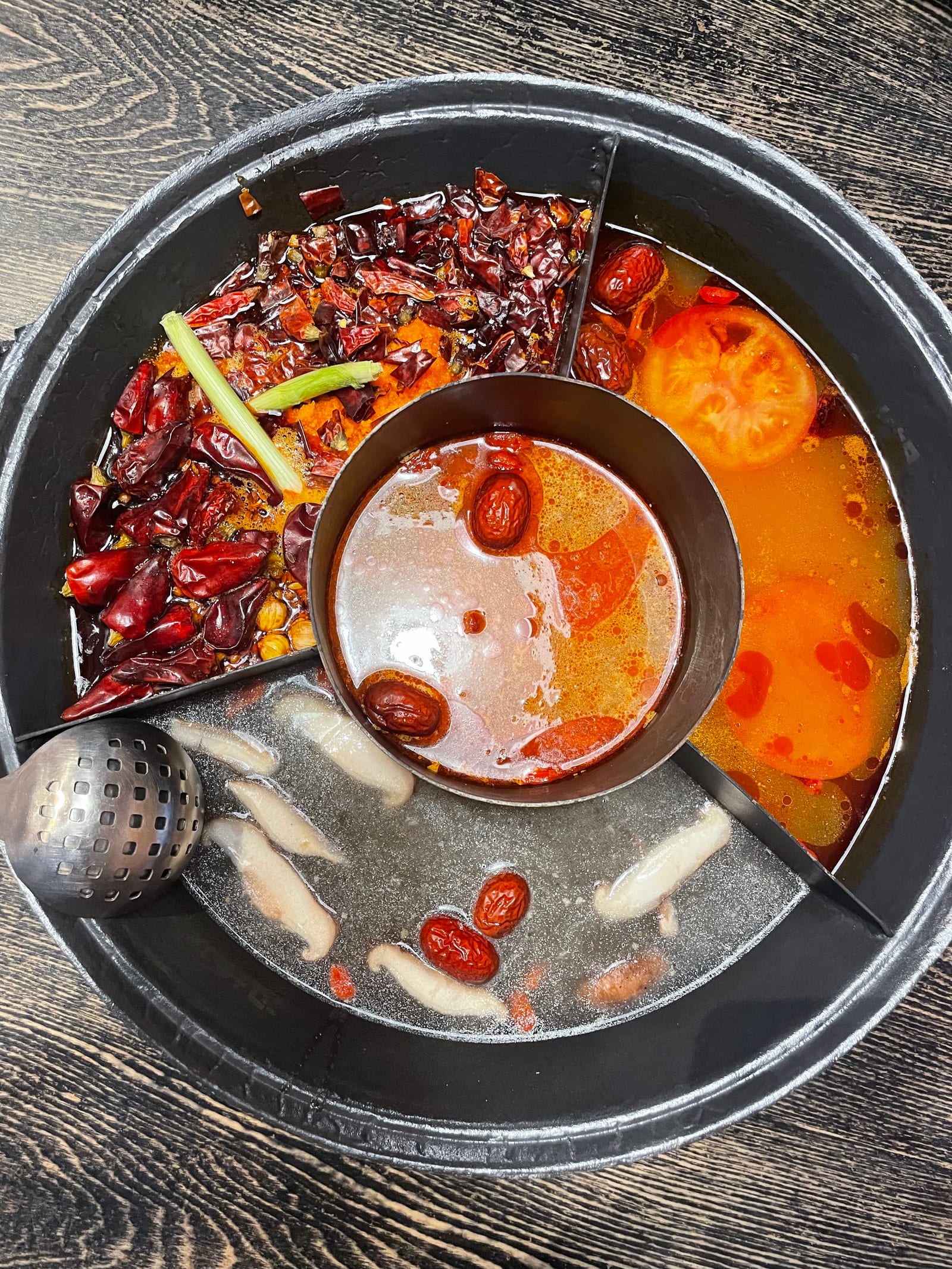 Feng Hotpot 冯校长老火锅