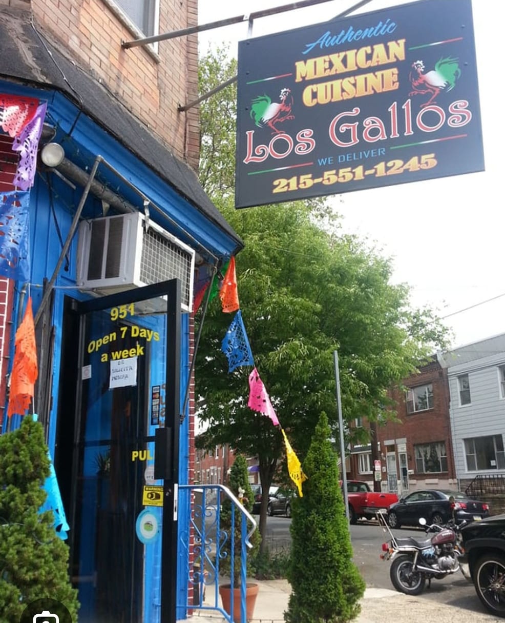 Los Gallos