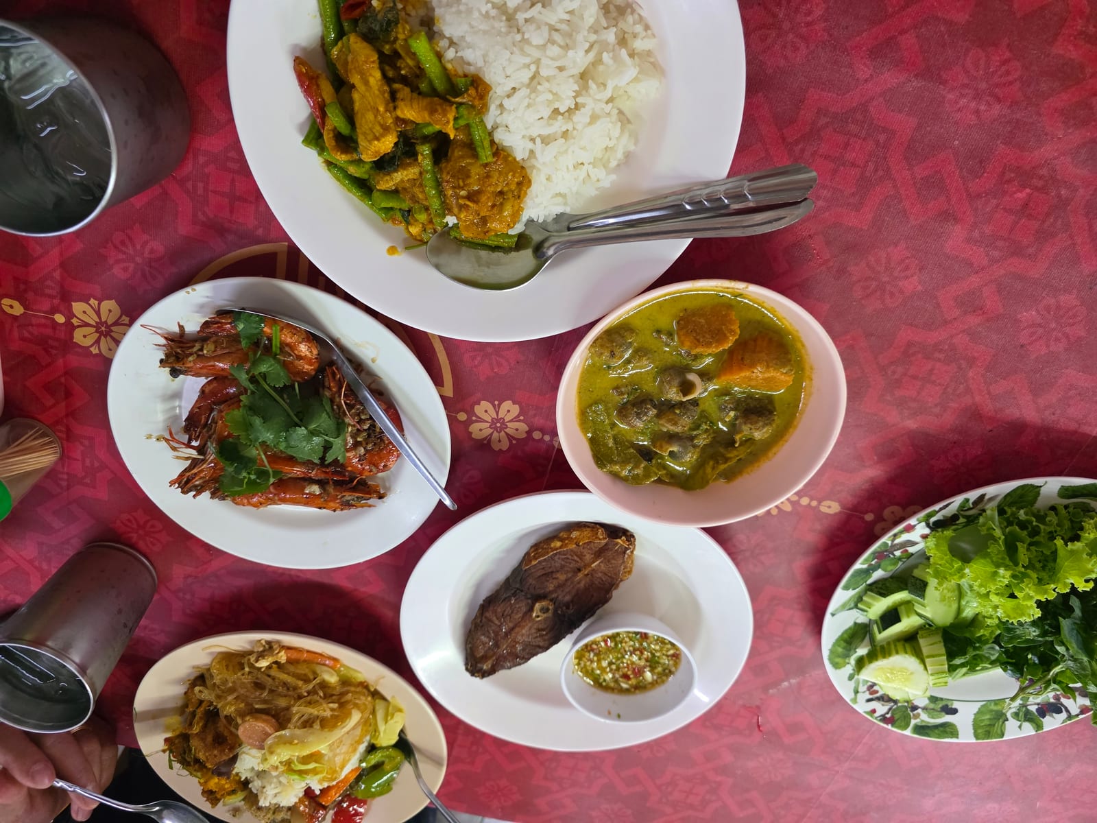 ร้านชดช้อยข้าวแกง