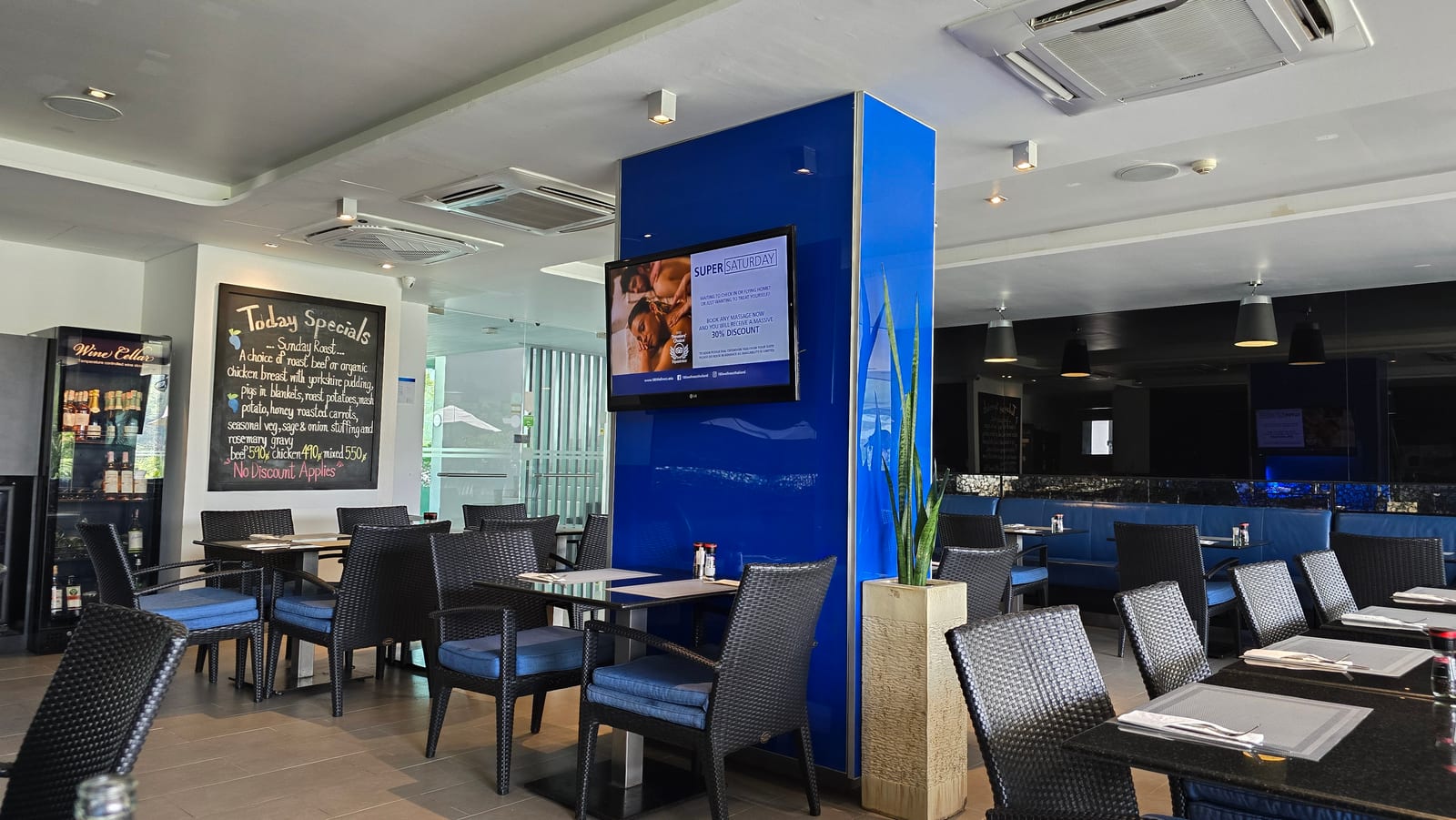 Blue Mango Bar & Grill