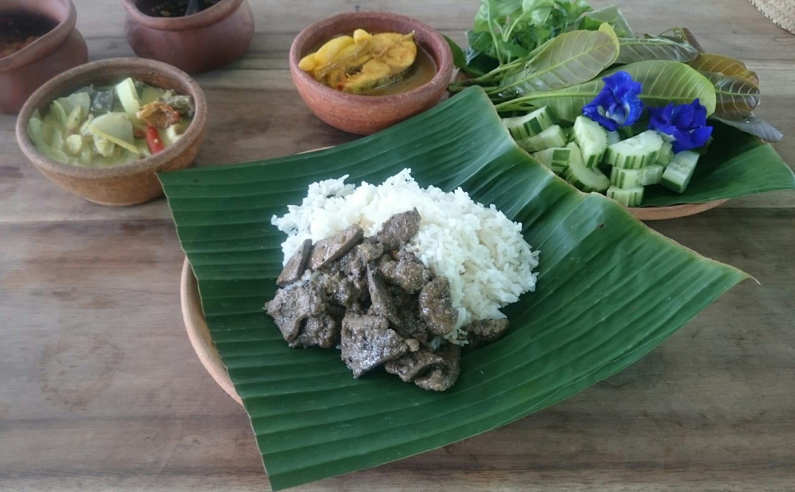Krua Rim Na Sakhu