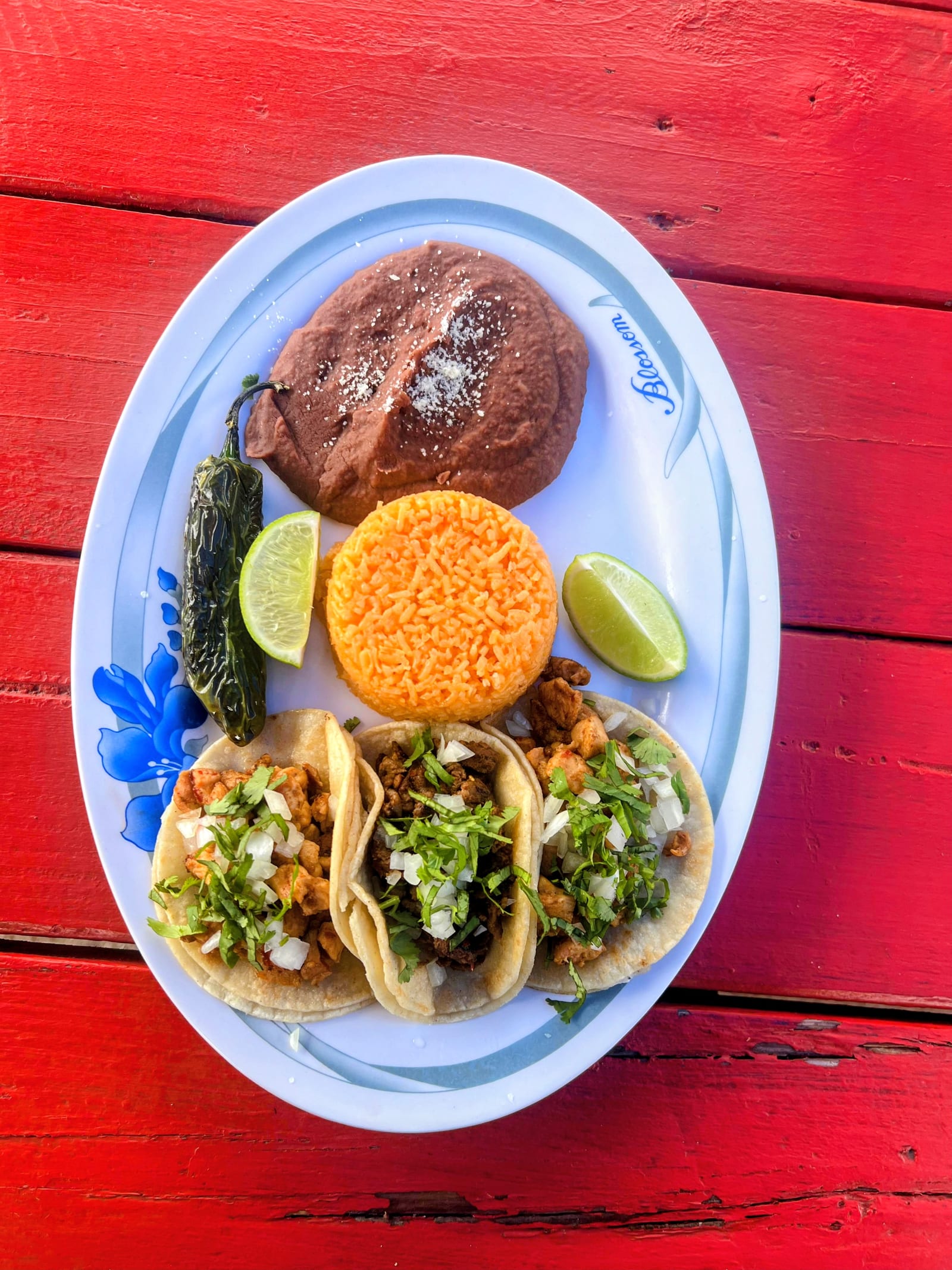 Perras Pupusas Food Truck