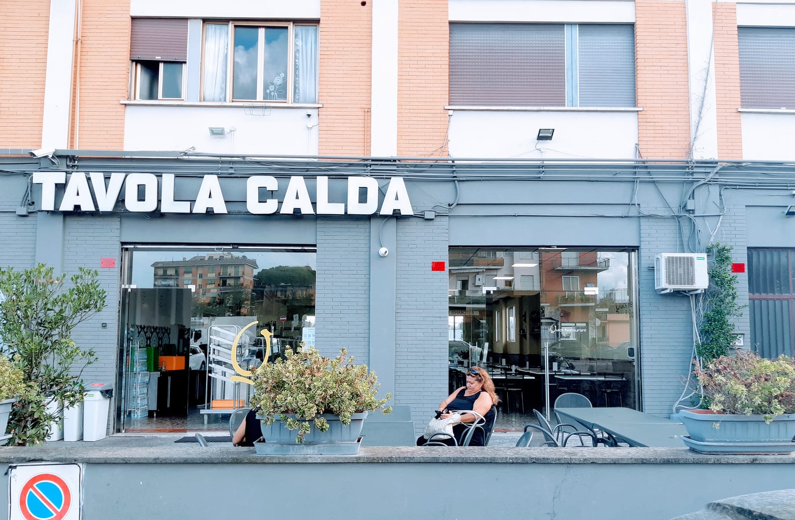 Quick Restaurant & Bar