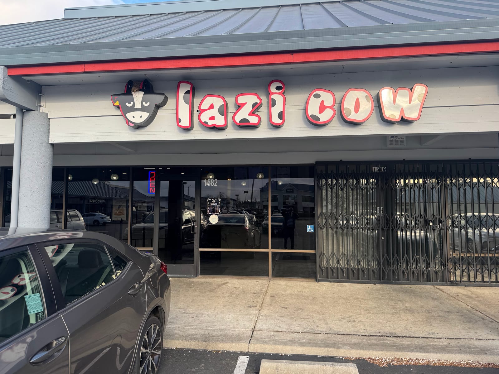 Lazi Cow
