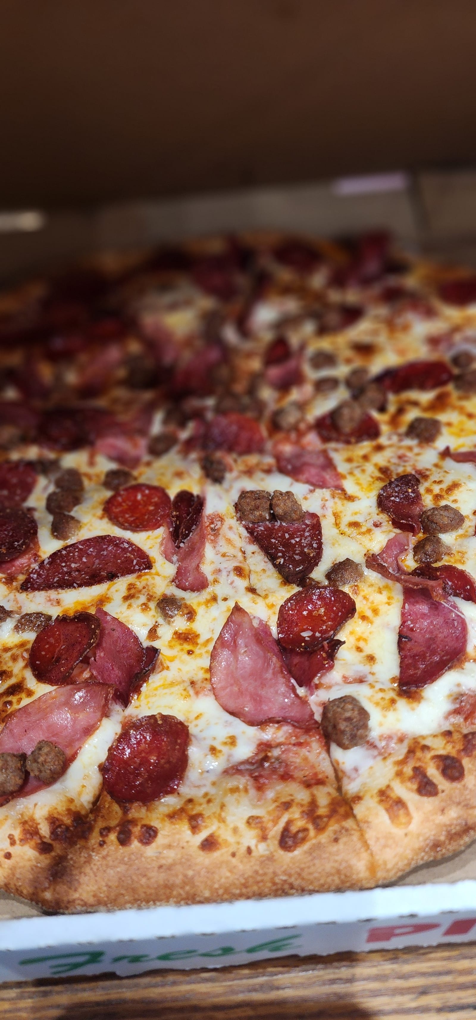 Chicos Pizza (Lombard St)