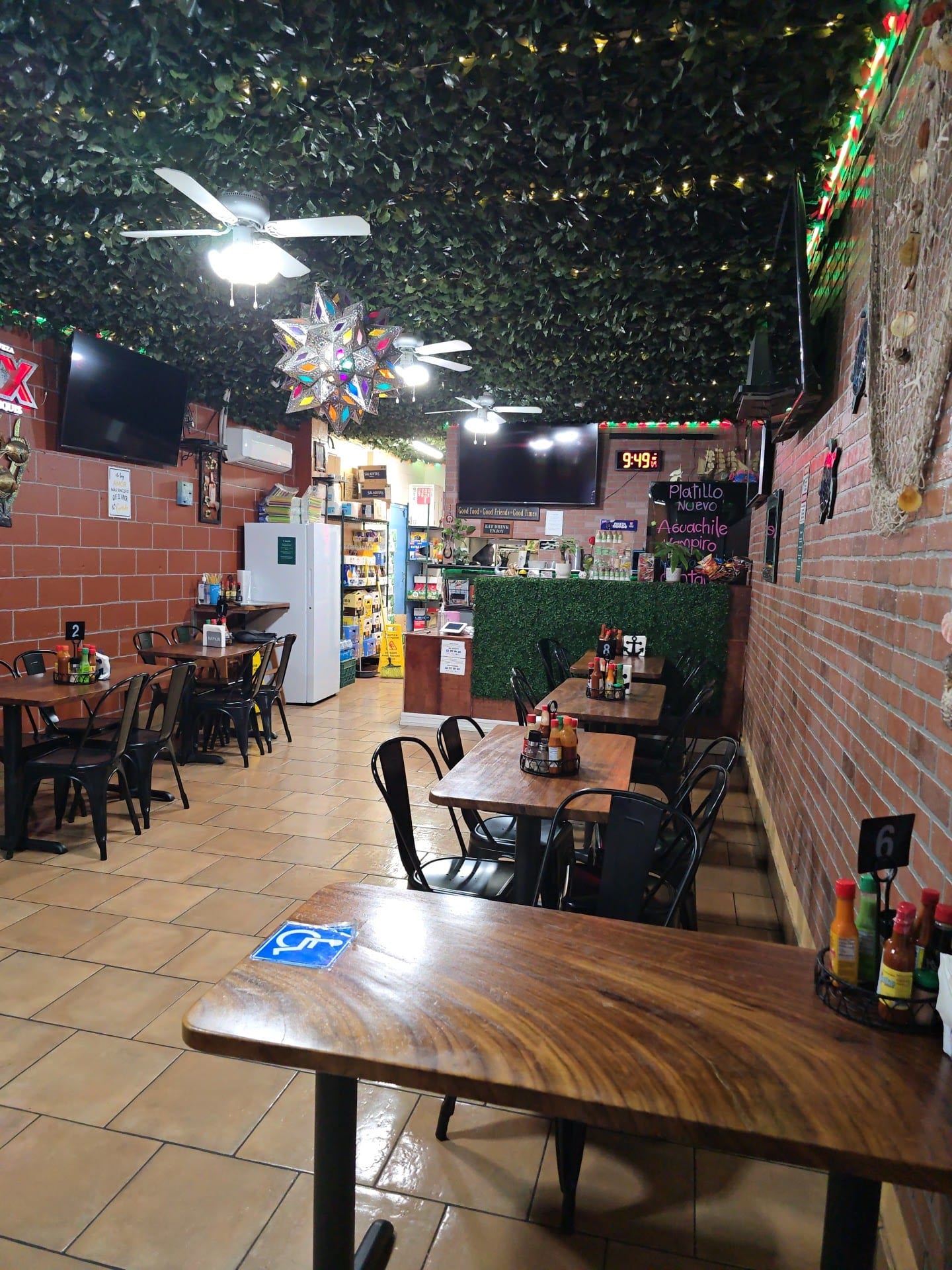 El Aguachile Restaurant