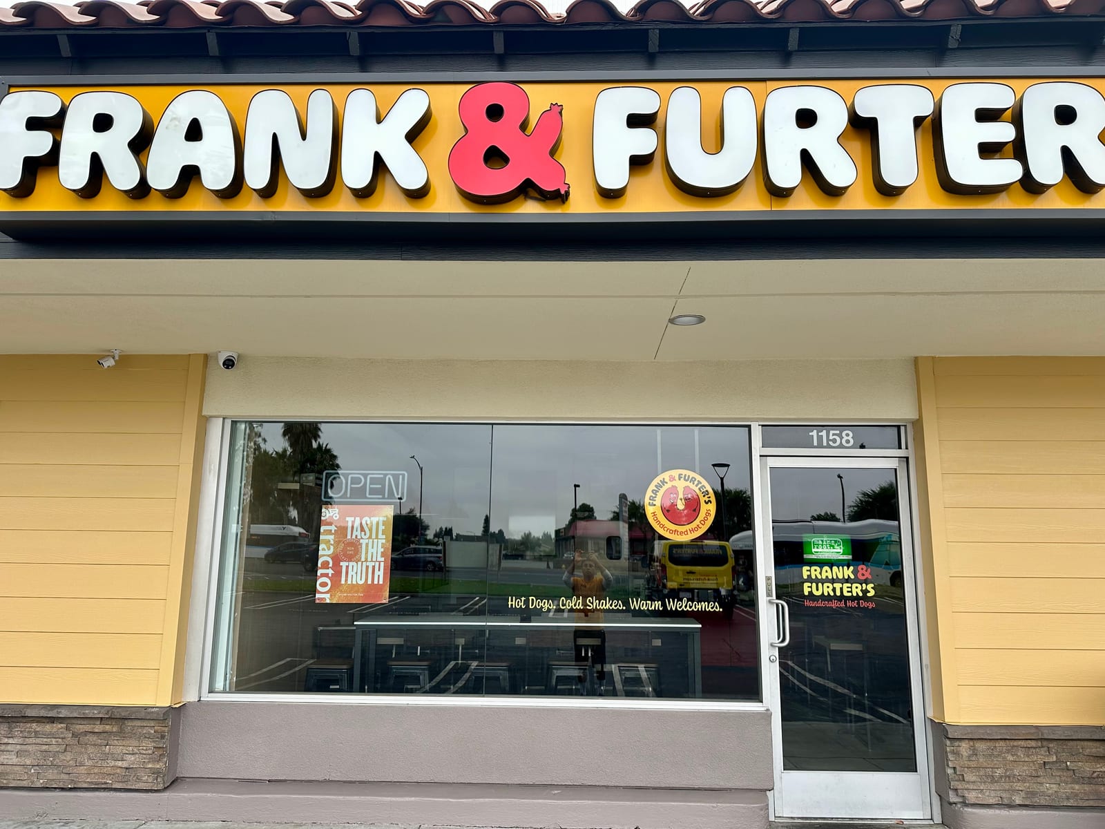 Frank & Furter’s Handcrafted Hot Dogs