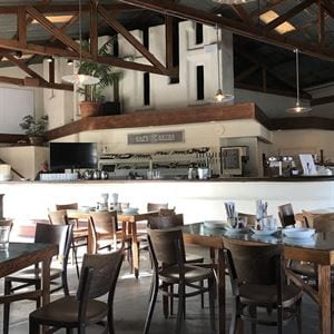 Reyes Cafe & Grill