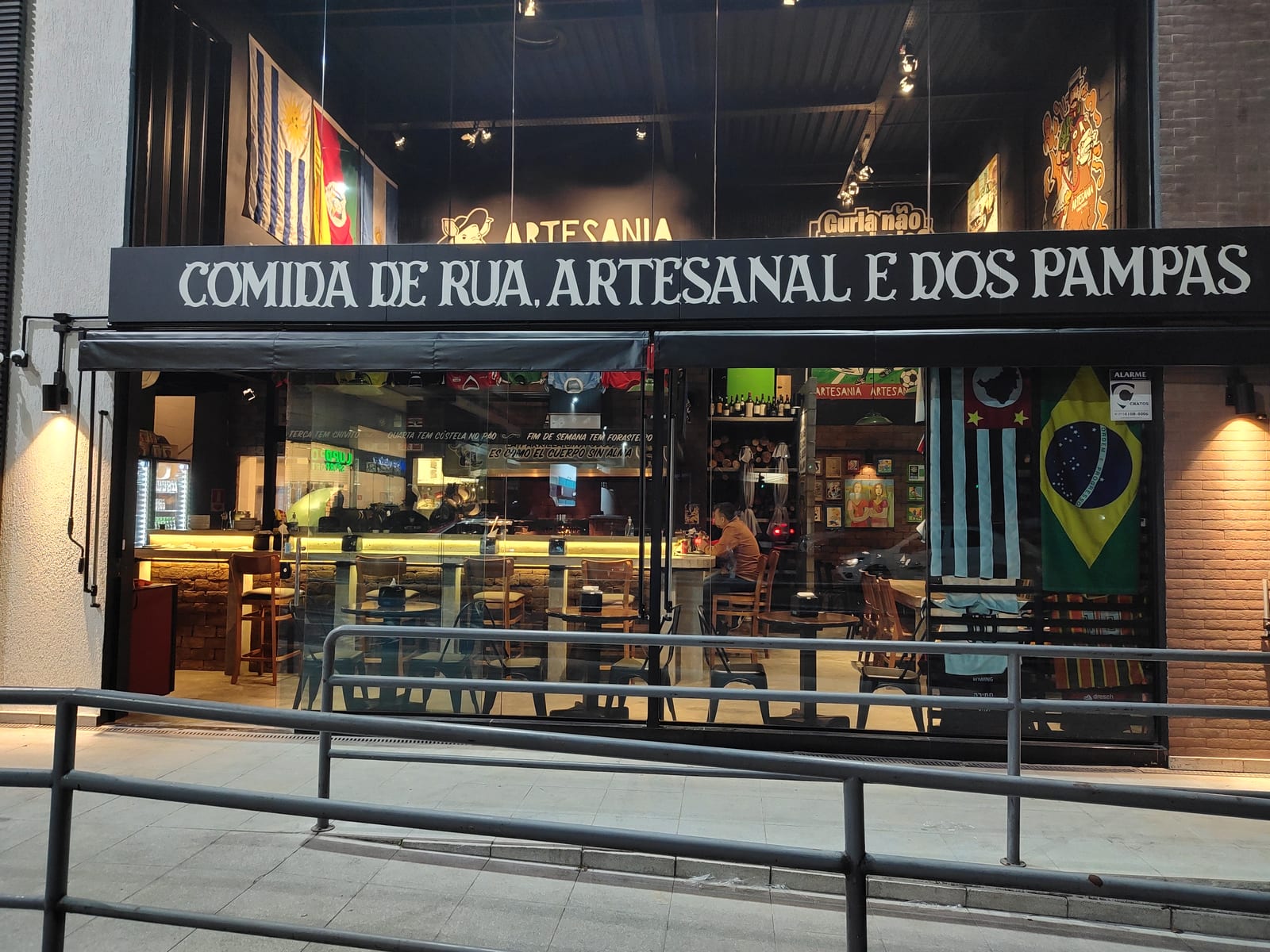 Artesania Choripanes y Parrilla