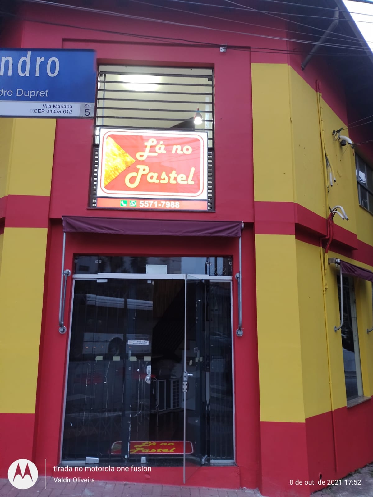 Lá No Pastel
