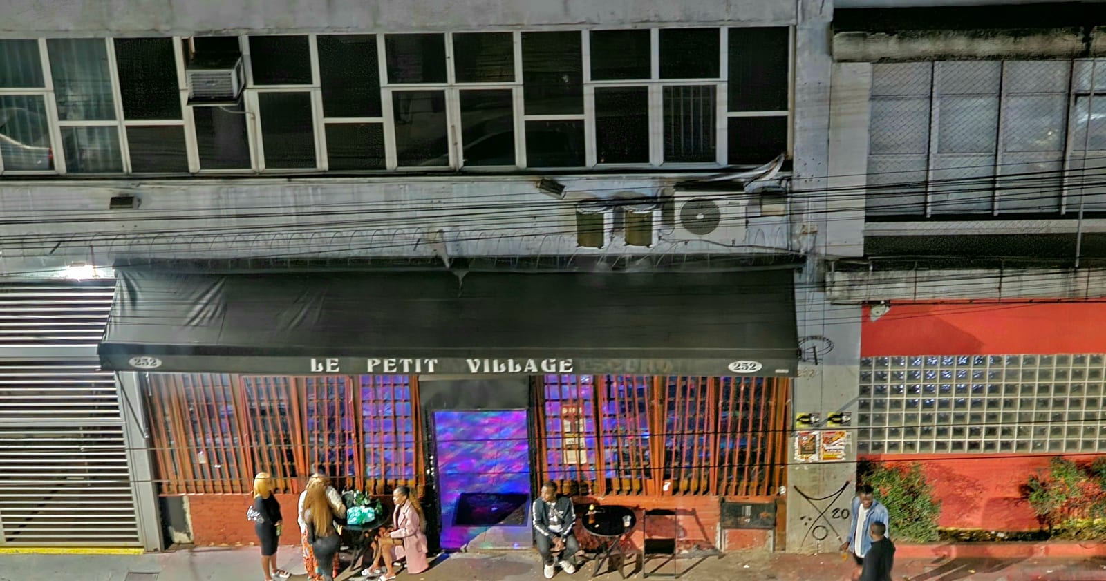 Le Petit Village