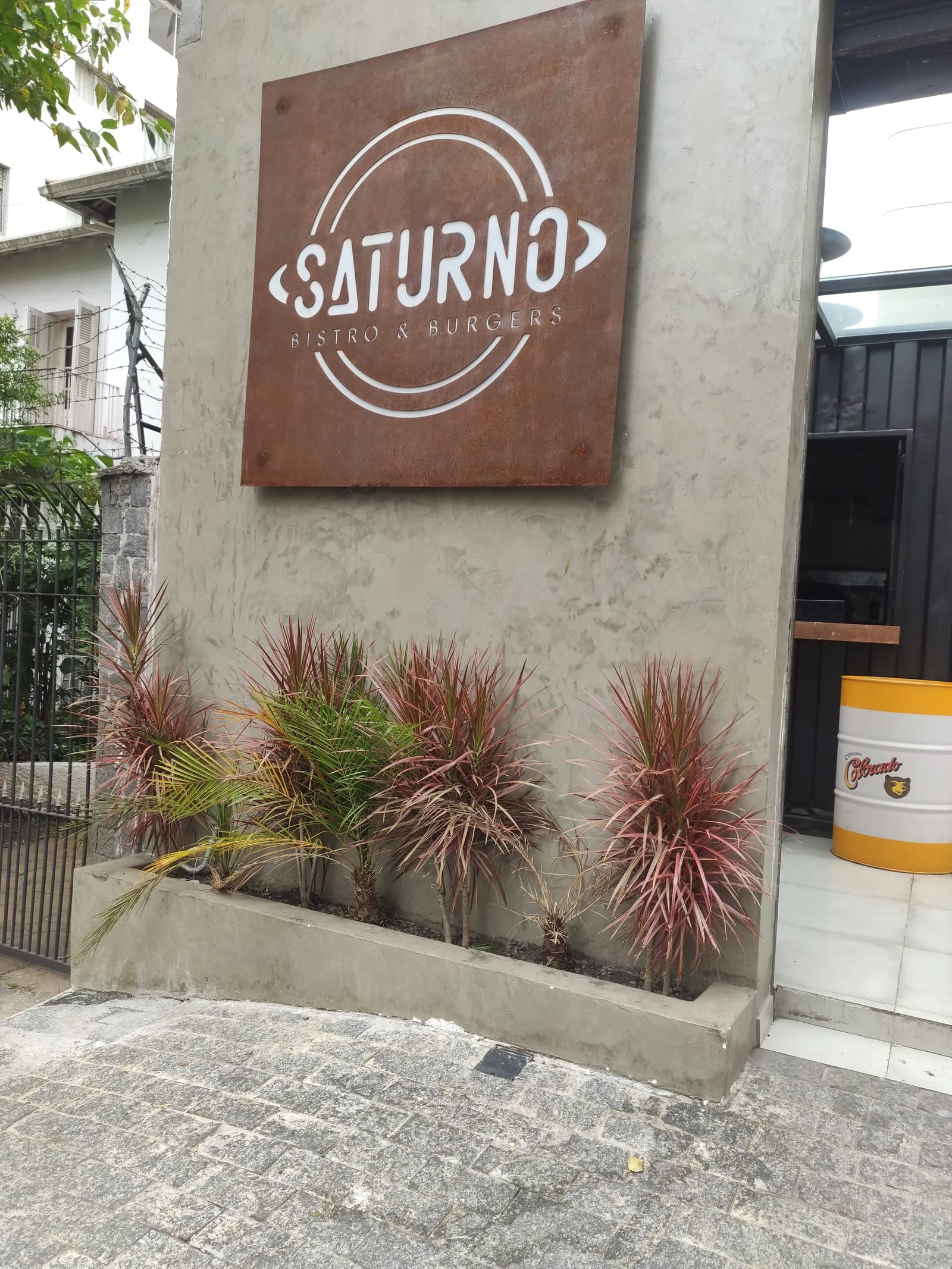 Saturno Bistrô & Burger
