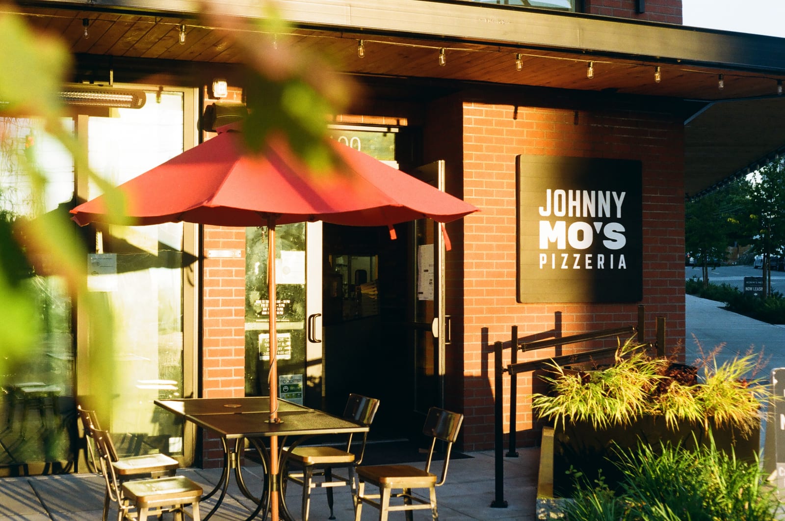 Johnny Mo's Pizzeria