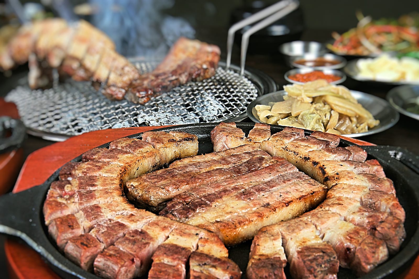 남산의 사계절 (제주 숙성 돈육 참숯 직화구이 전문점)