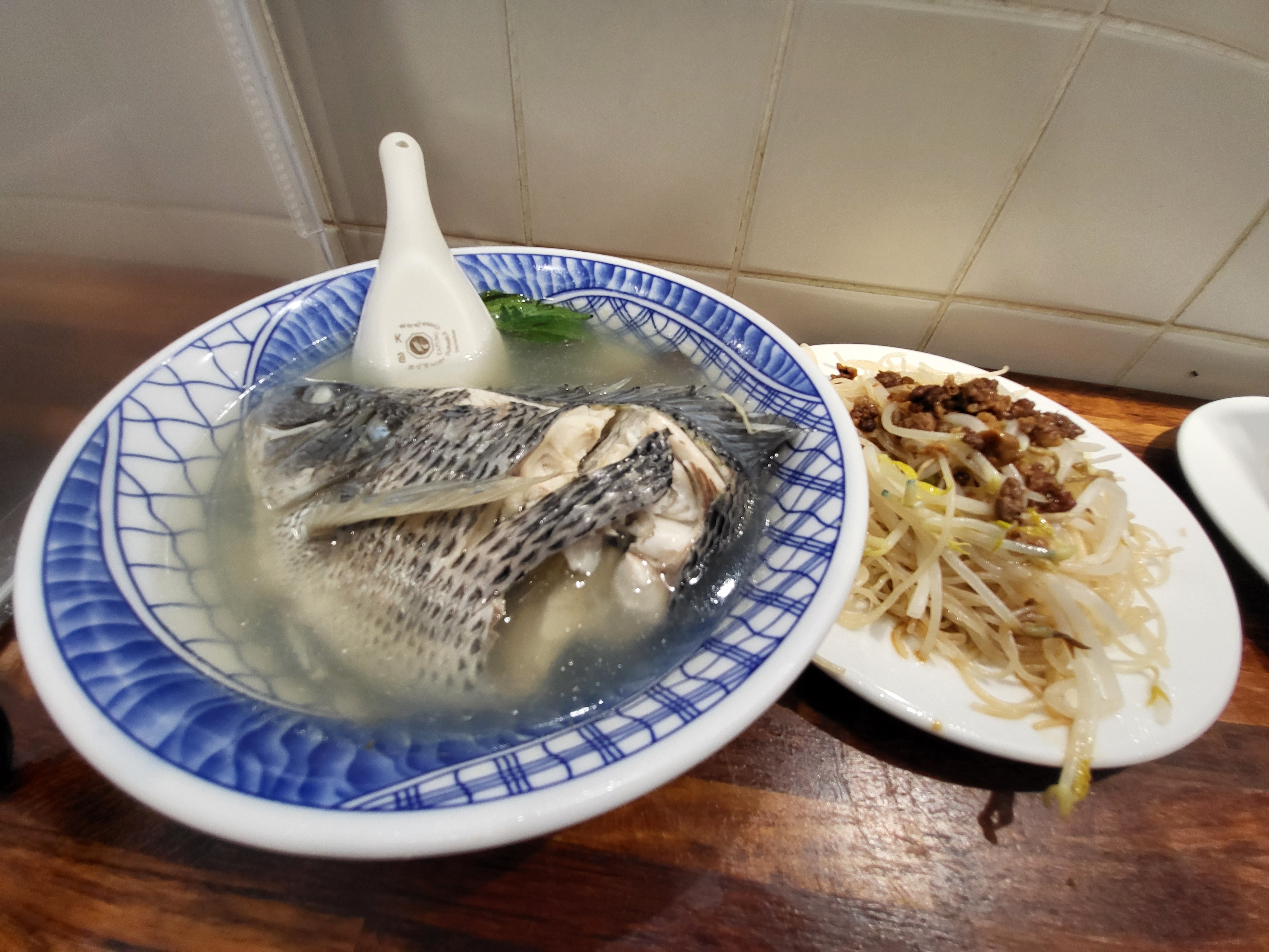 以馬內利鮮魚湯