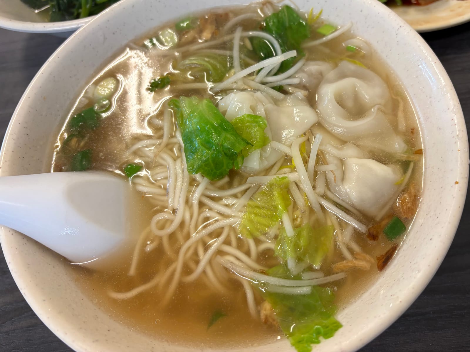 啞巴麵店（原光明戲院對面）