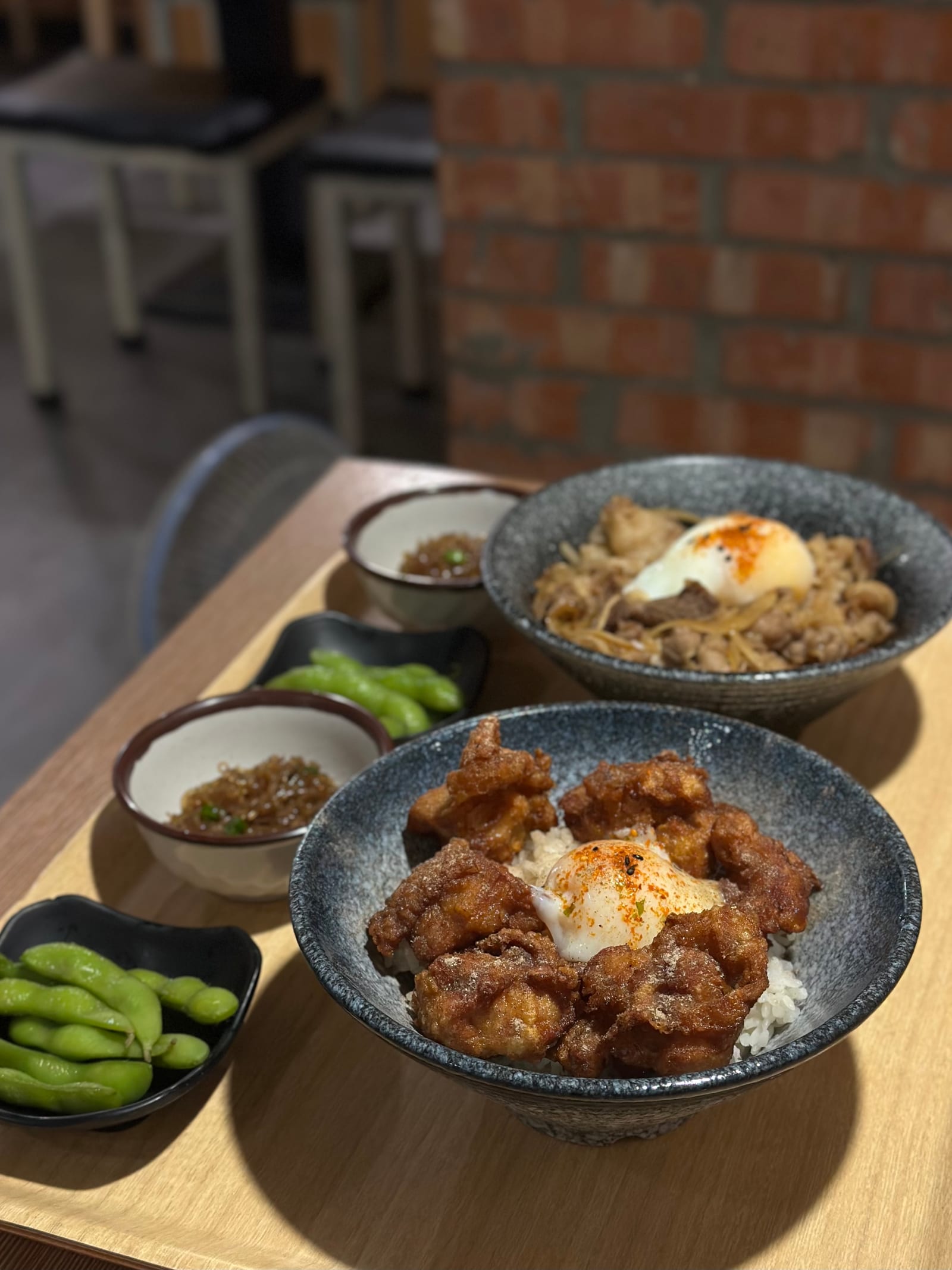 餃子酒場 晴屋