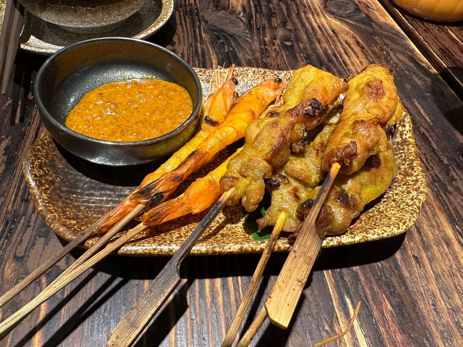 泰烤杯餐酒館