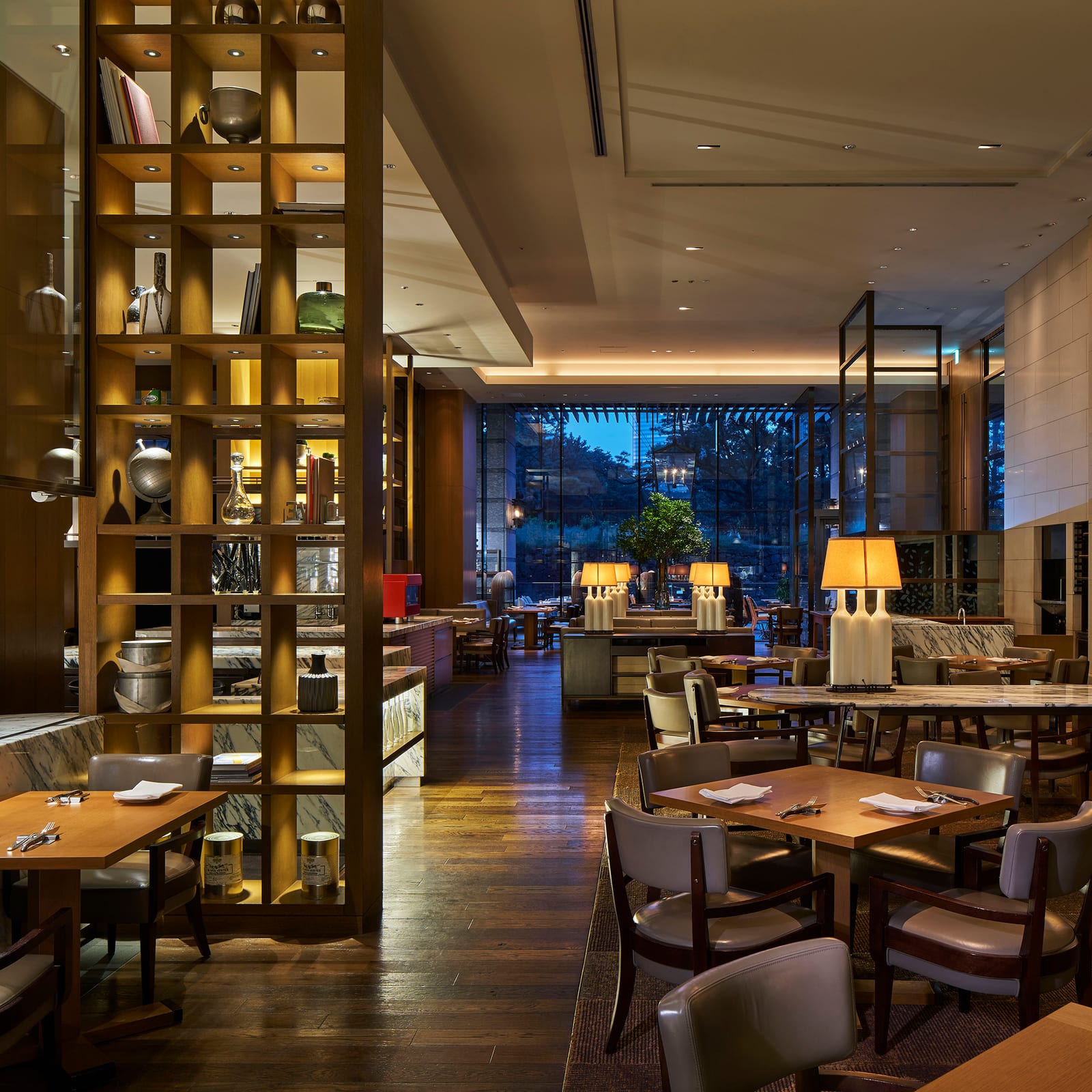 Grand Kitchen