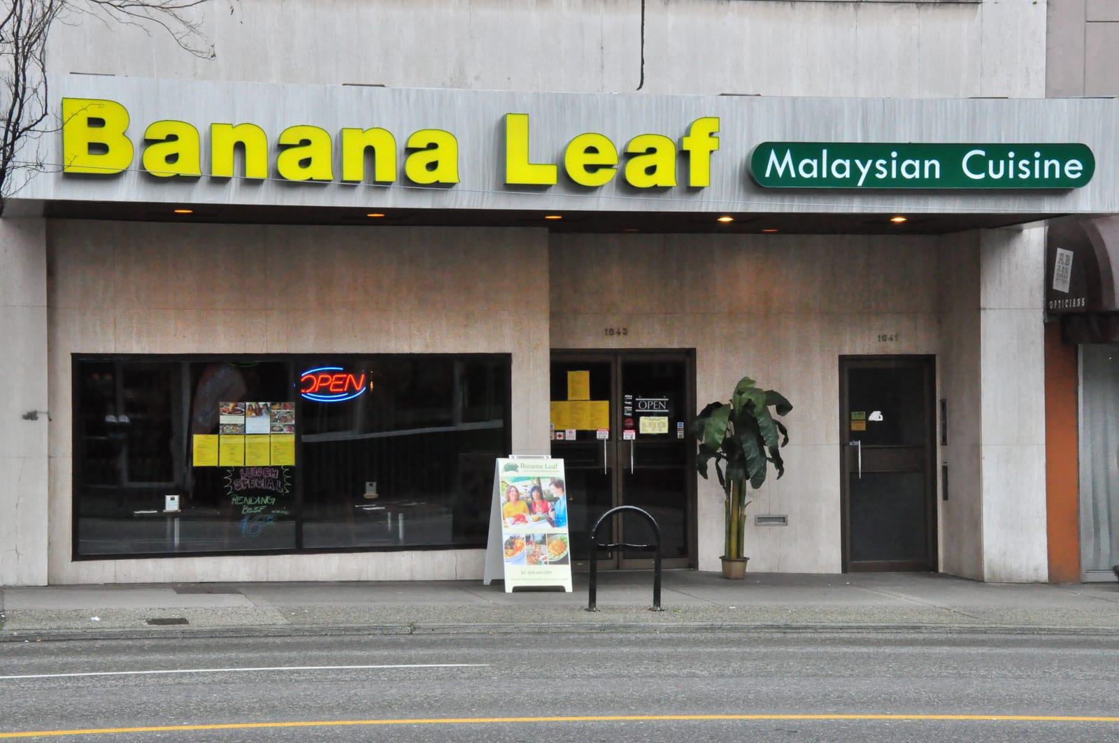 Banana Leaf on Davie