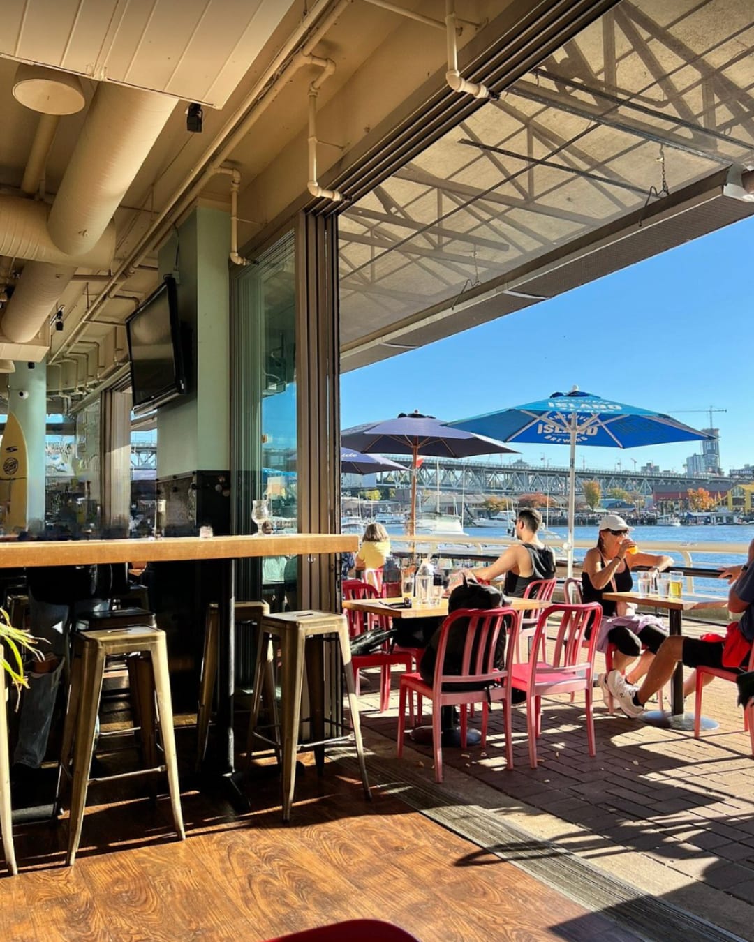 Beach Ave Bar and Grill