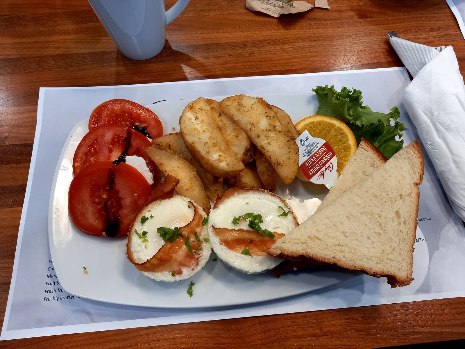 Blu Capsicum Breakfast Lounge
