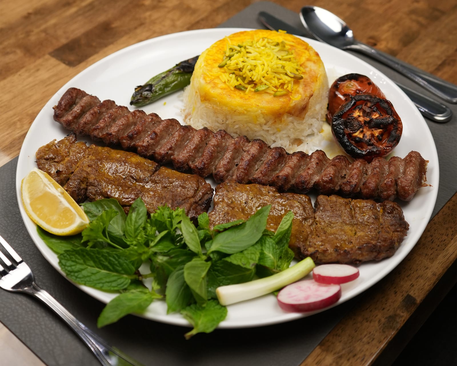 Eivan Restaurant and Bar